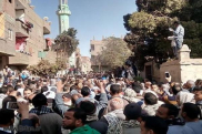  الآلاف يشيعون جثمان أشهر قارئ قرآن بأسيوط + صور