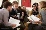  تنظیم مؤتمر سنوي للشباب المسلم في برلین