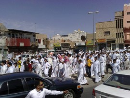 در اعتراض به ادامه بازداشت شیعیان؛ برگزاری راهپیمایی ضد دولتی در عربستان 