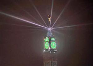 21 ألف مصباح لإضاءة أكبر ساعة في العالم في مكة
