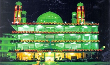  Muslim India Bangun Masjid Kaca
