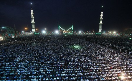 برگزاری احیای شب نیمه شعبان مسجد مقدس جمکران توسط آیت الله انصاریان