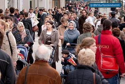 تحقیقات جدید نشان داد: بهبود نگرش مردم اروپا نسبت به مسلمانان 