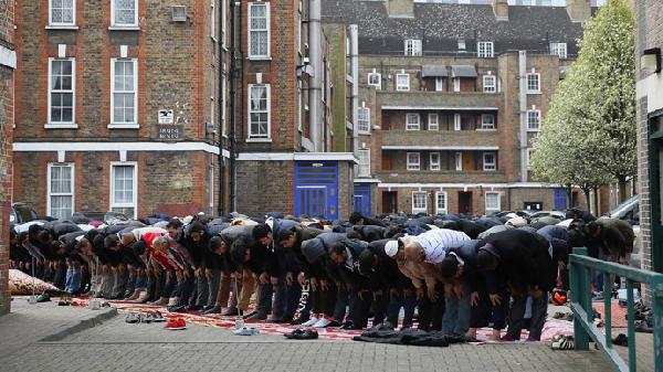 BBC May Broadcast Muslim Call to Prayer