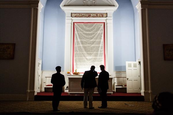 Harrisburg mosque welcomes outspoken critic to Ramadan open house 