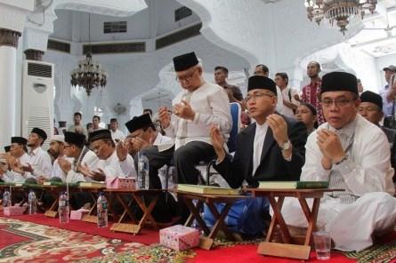  مرشحوا الإنتخابات في أندونیسيا یتنافسون في القرآن