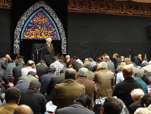 Photo / Special program of the martyrdom of Imam Sajjad (AS) in the Hosseineh of Hedaiat by lecture of Professor Ansarian.
