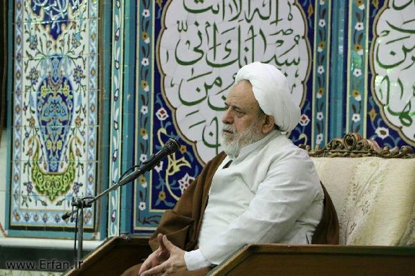 Photo / Lecture by Professor Ansarian at mosque of Muhammadi.