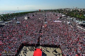 Puluhan Ribu Massa Gelar Demonstrasi Anti Erdogan di Turki 