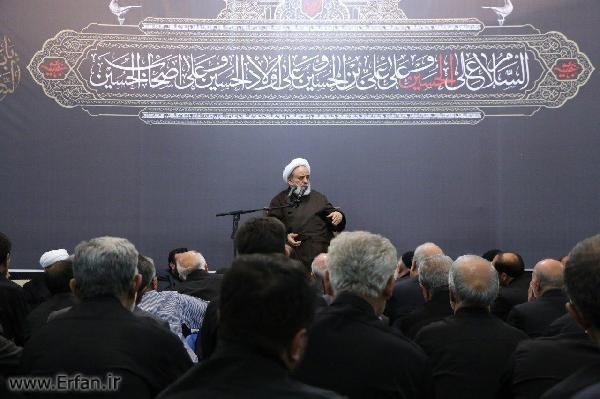 Photos/ Professor Ansariyan,s lecture at Sheikh Navai Khois tomb during the second ten days of Muharram