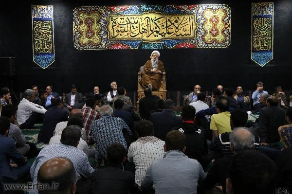 Photos/ professor Ansarian's lecturing ceremony in the Husseinieh of Shohada during the third ten days of Rajab